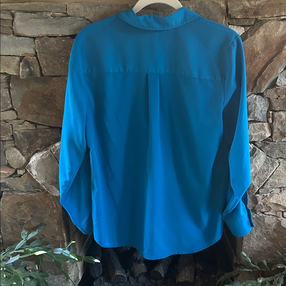 Talbots Vibrant Teal Blue Button-Down Long Sleeve Blouse; Size M; No Iron! - Picture 6 of 10